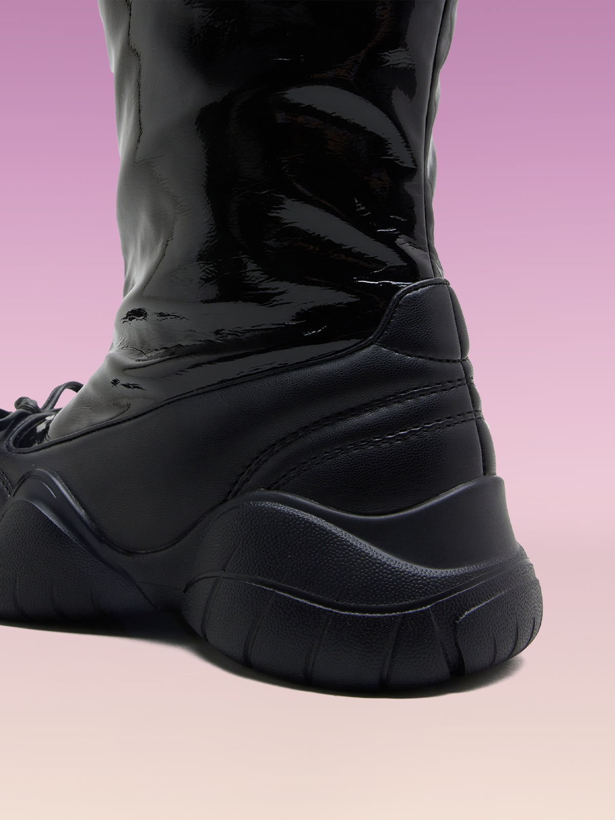 AUDREY BLACK – WOOMII