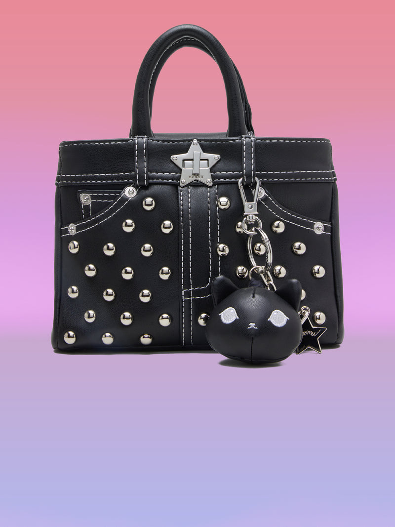 BEV BLACK STUDS