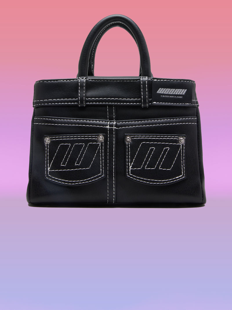 BEV BLACK STUDS