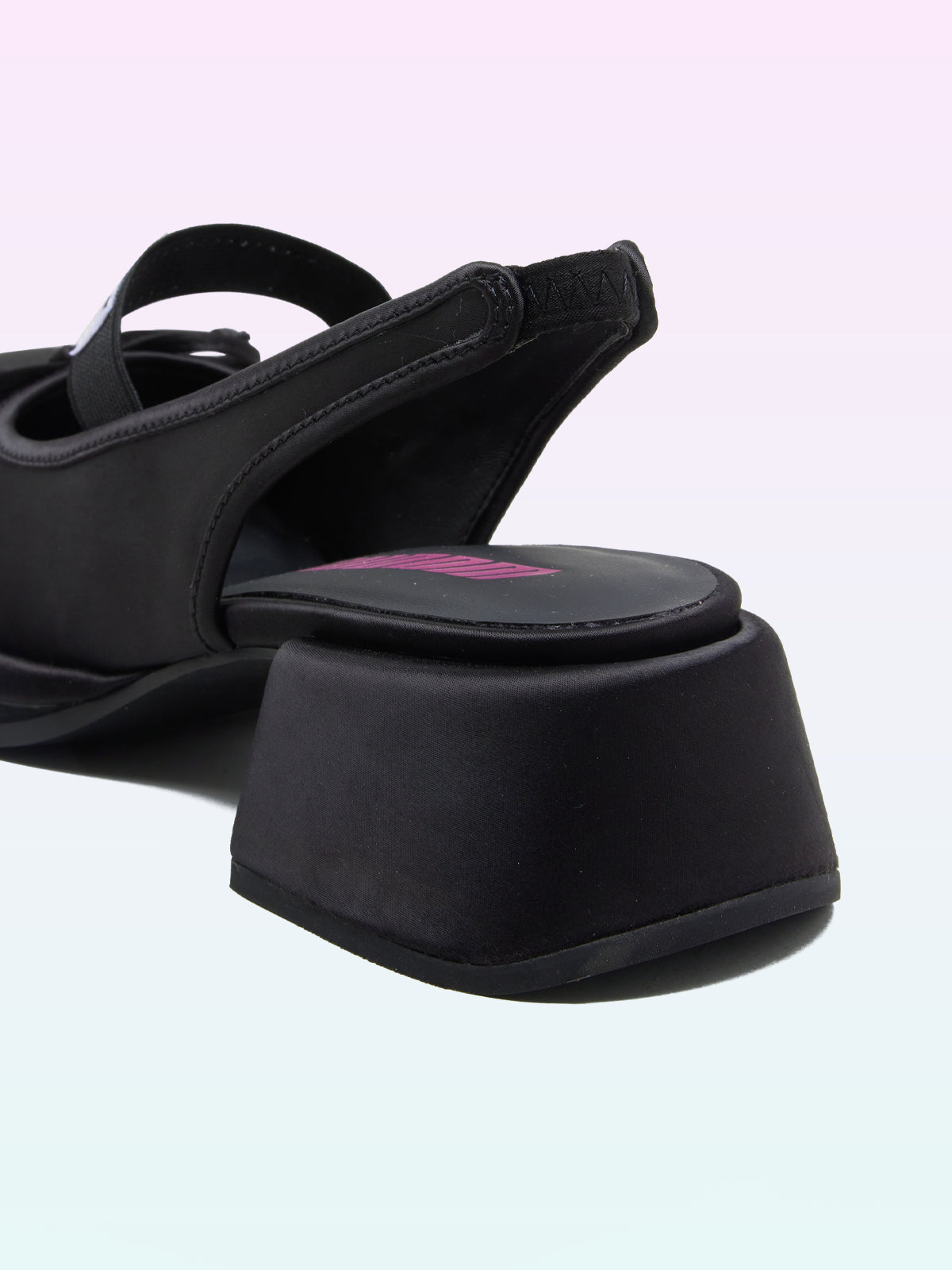 BIANCA BLACK – WOOMII