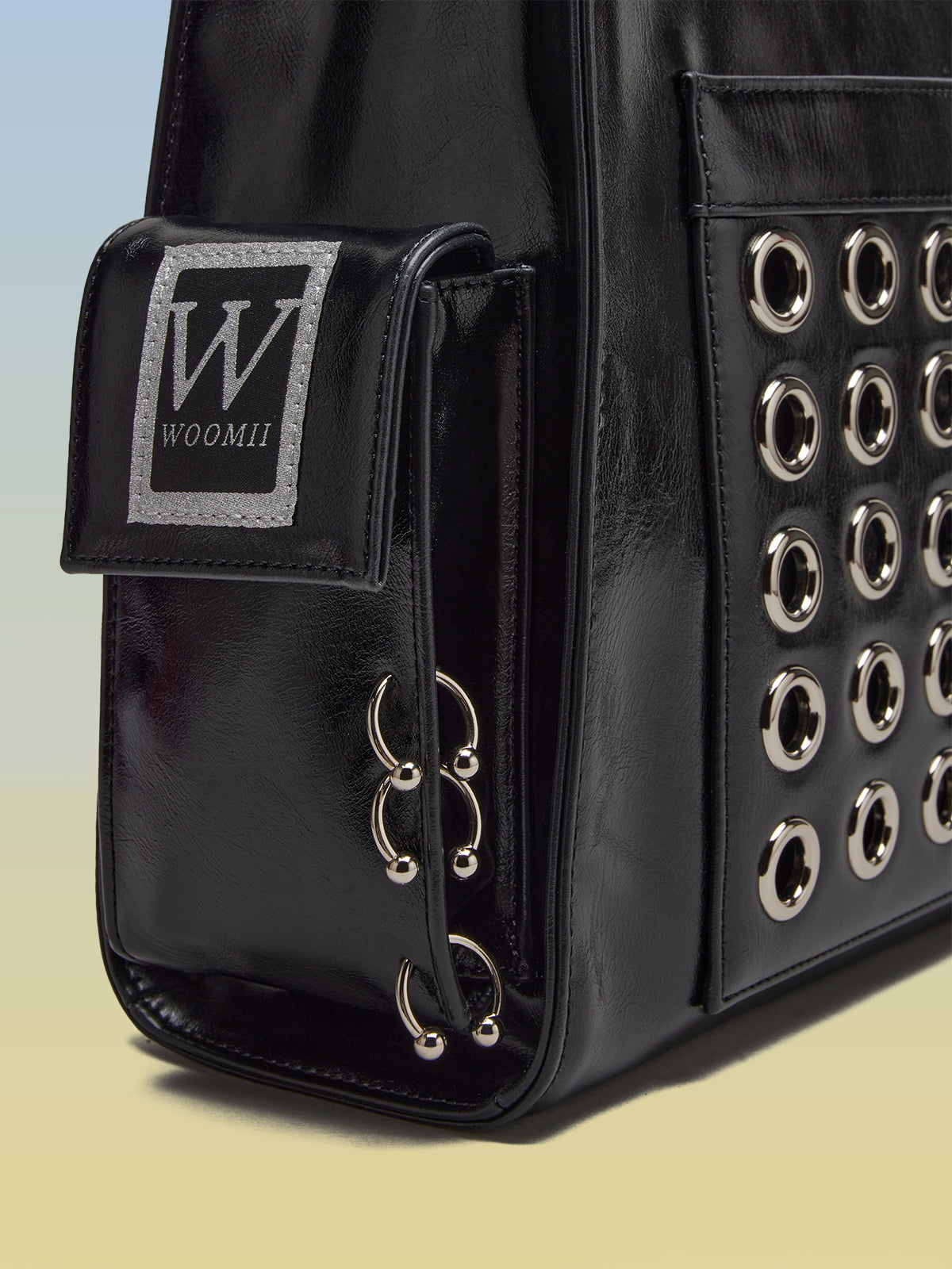 WOOMII ELLI BLACK EYELET ショルダーバッグ チェーン付きハート 