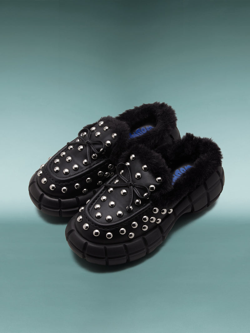 LUCIA BLACK STUD